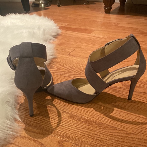 Chinese laundry shoes never worn - Picture 2 of 5